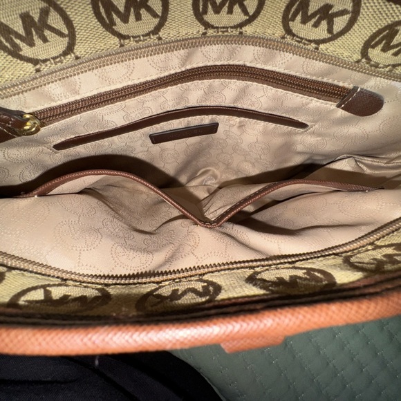 Michael Kors Brown Tote Bag. GUC - Picture 7 of 16